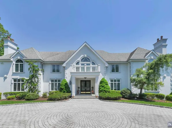 46 W Wildwood Rd, Saddle River, NJ 07458
