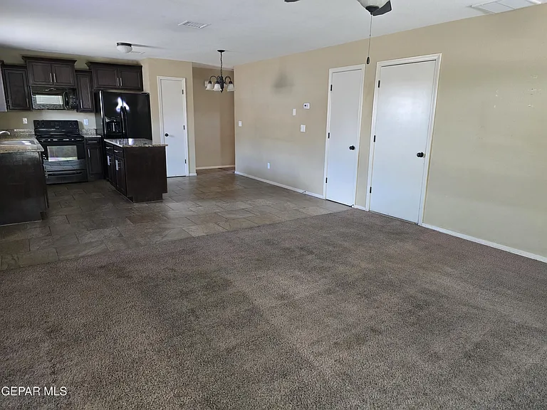 808 Ballard Shapleigh Pl — Photo 7