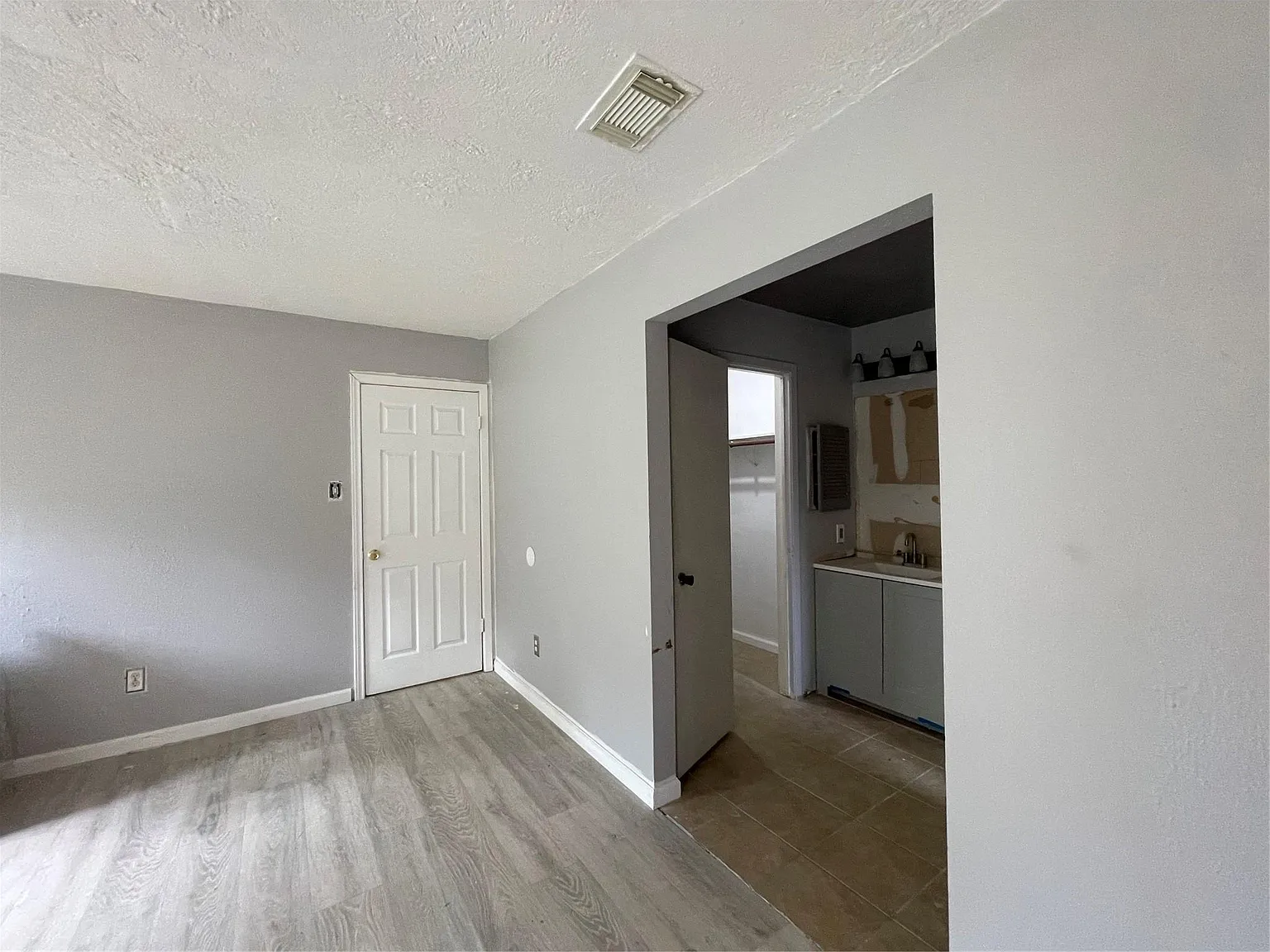 3 bed, 2.0 bath, $1,700 — Photo 4