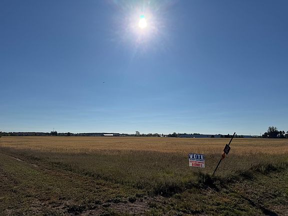 4th image of Front Ave