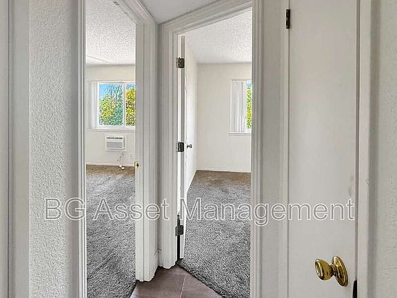 4th image of 4110 34th Ave APT 4