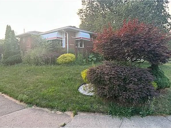 393 E Woodsdale Ave, Akron, OH 44301