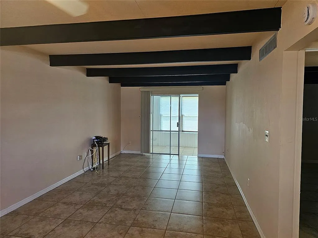 1 bed, 1.0 bath, 648 sqft, $1,000 — Photo 4