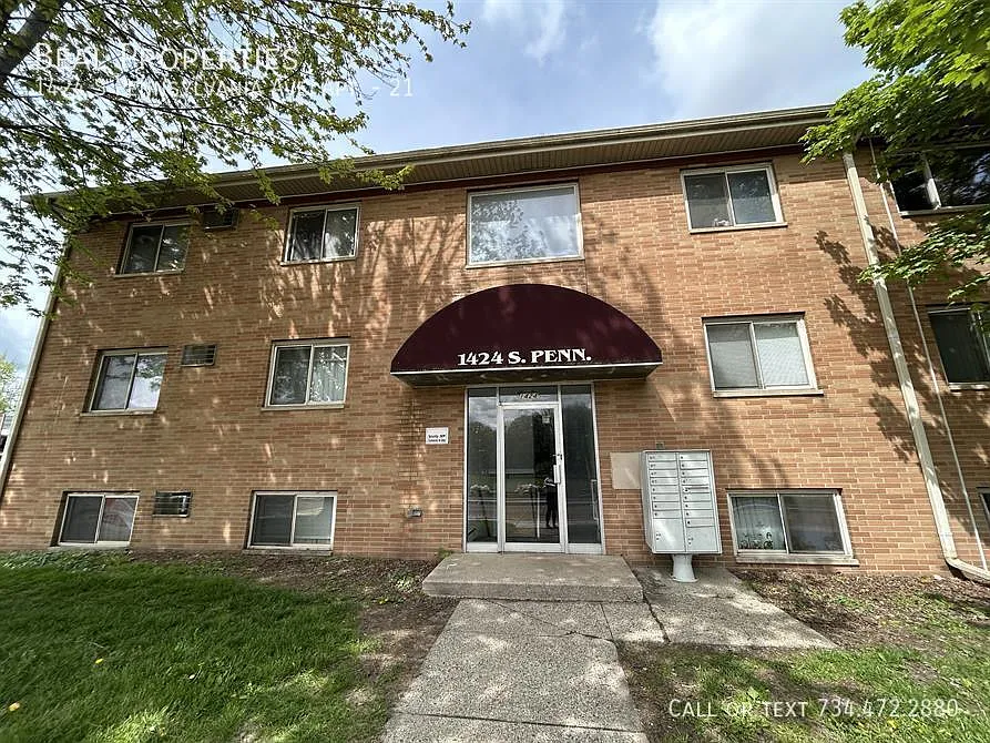 1424 S Pennsylvania Ave #21