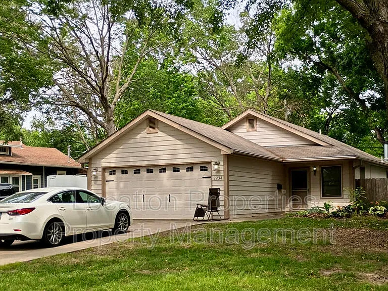 2234 Ohio St — Photo 1