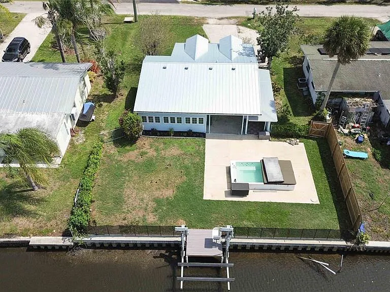 607 Manatee Ave — Photo 50