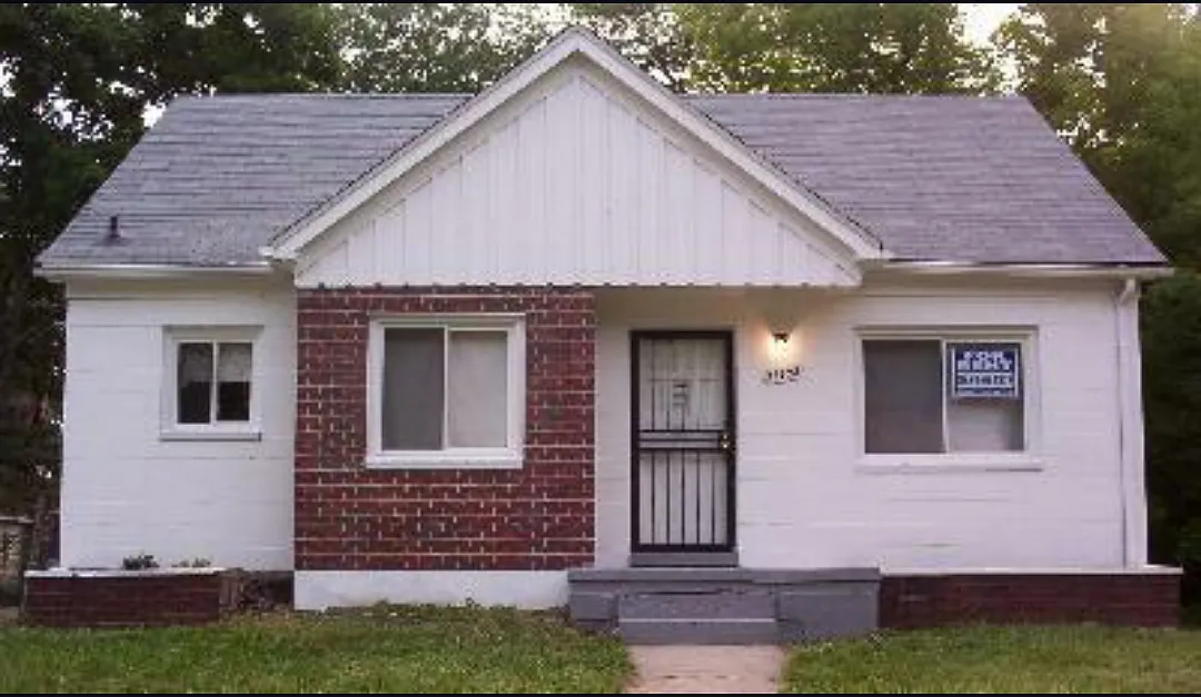 3 bed, 1100 sqft, $1,300 — Photo 1