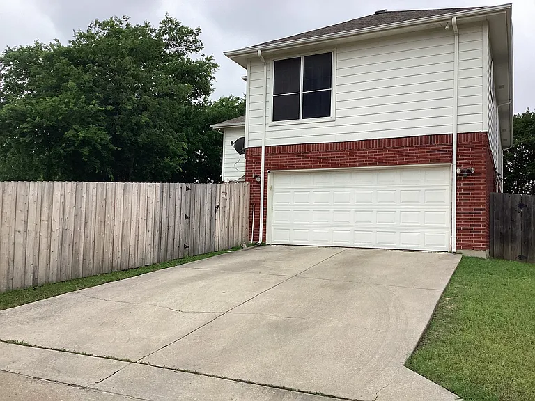7774 Park Downs Dr — Photo 31