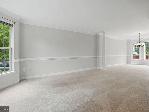 5th image of 538 Colony Ct