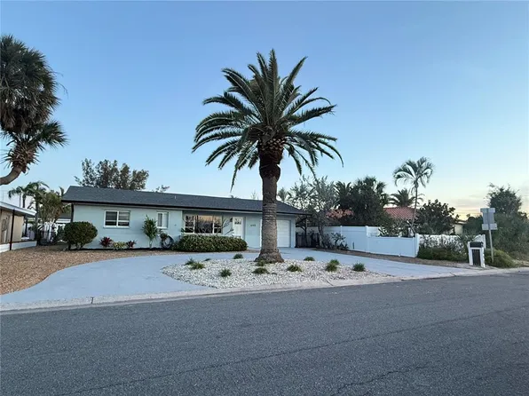 490 82nd Ave, Saint Pete Beach, FL 33706