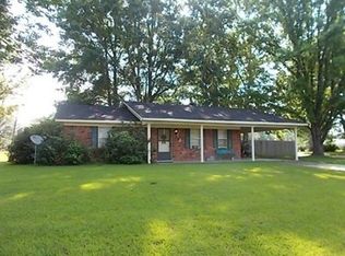 281 Perry Ave, Grenada, MS 38901