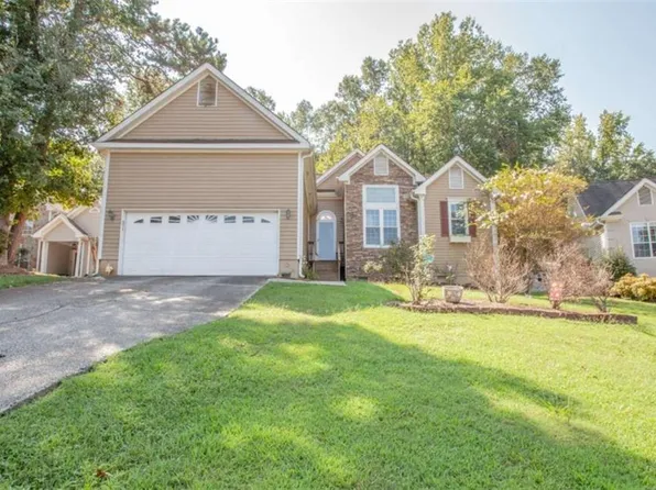 110 Green Point Way, Carrollton, GA 30117