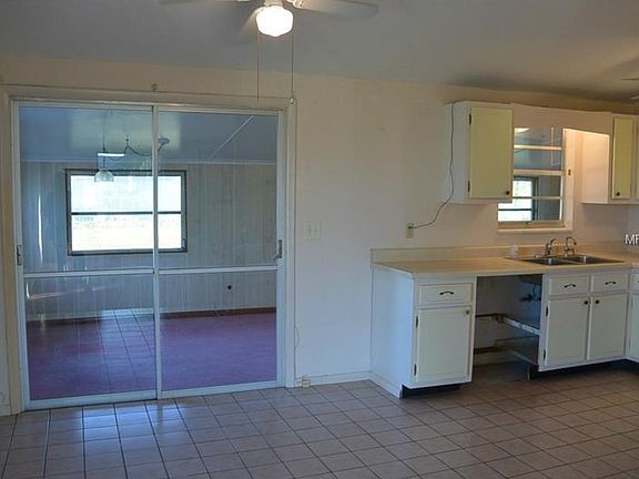 4th image of 22228 Montrose Ave