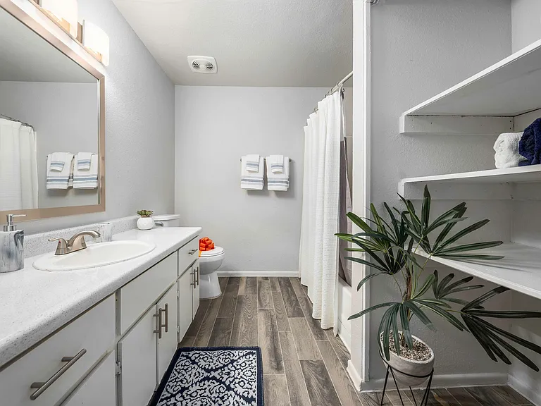 Peoria Grand Apartments — Photo 10