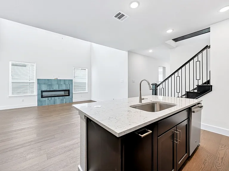 7340 Confetti Ln — Photo 10