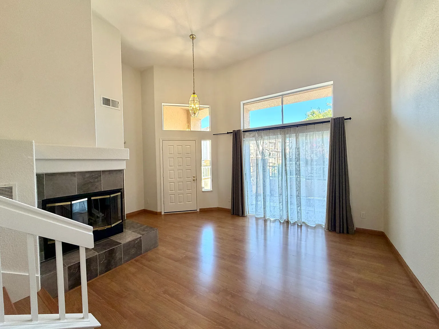 3 bed, 1514 sqft, $4,250 — Photo 4