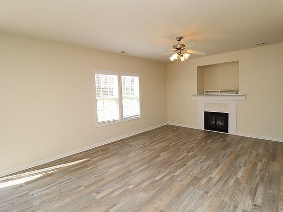 5th image of 2936 Filbert St