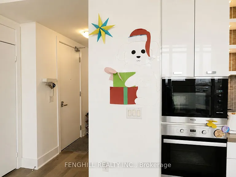 32 Davenport Rd #1108 — Photo 5