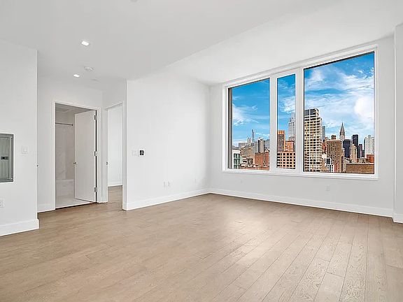 4th image of 200 E 23rd St #17B