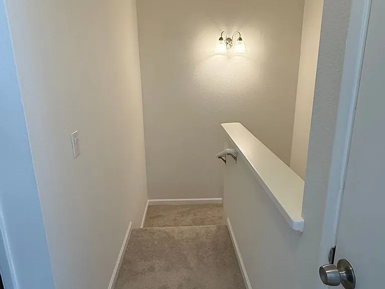 422 Occidental Cir — Photo 12