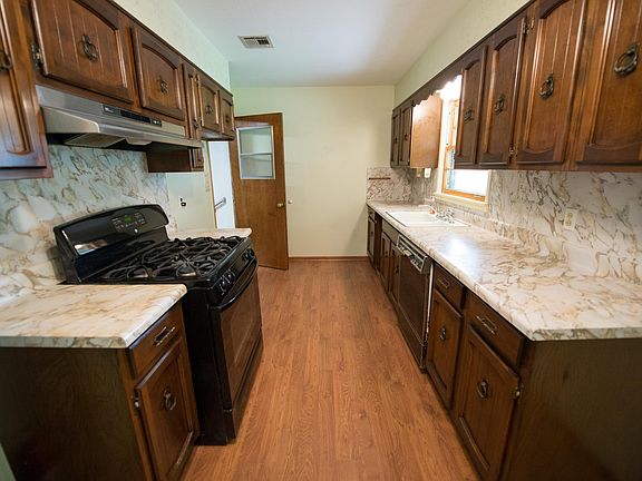 Galley kitchen with gas rang