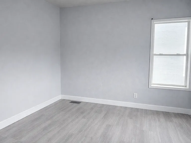 2707 N College Ave — Photo 12