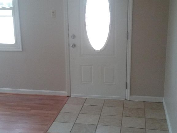 4th image of 2324 Carew Ave