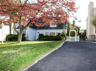 79 Joyce Rd, Eastchester, NY 10709