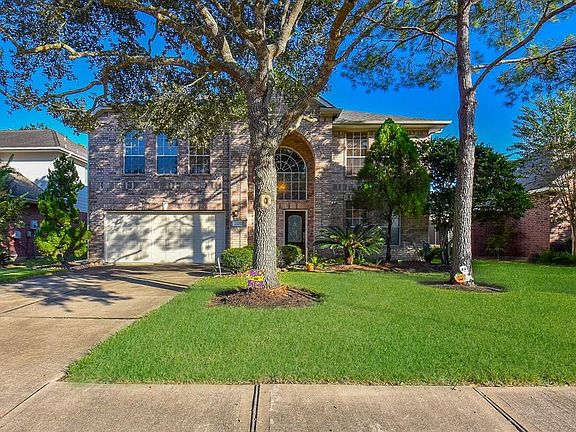2nd image of 3527 Pedernales Trails Ln