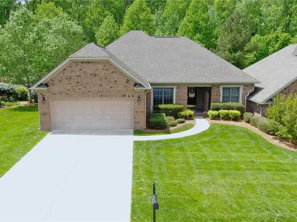2329 Addison Blvd, High Point, NC 27262