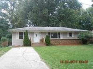 806 S 15th St, Chesterton, IN 46304