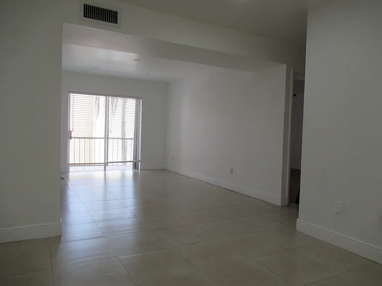 8401 SW 107th Ave #371E — Photo 24