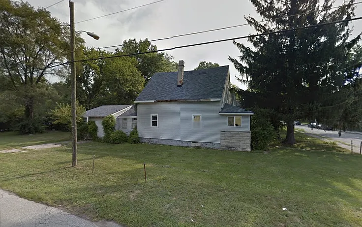 1354 W 32nd St photo 1