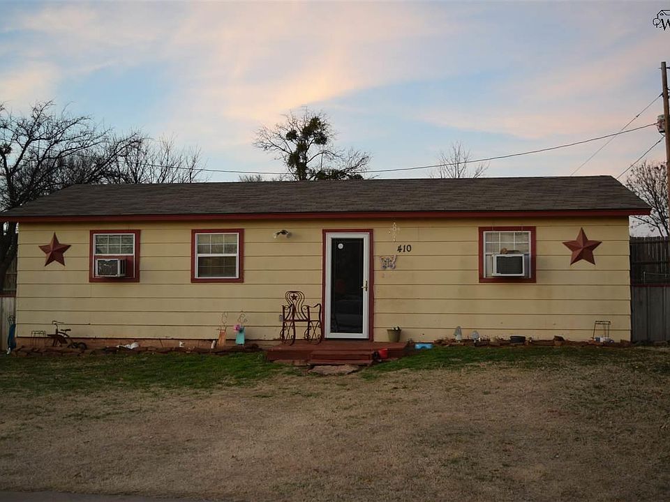 1st image of 410 W Pecan Ave