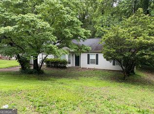425 Rockingham Ln, Woodstock, GA 30189