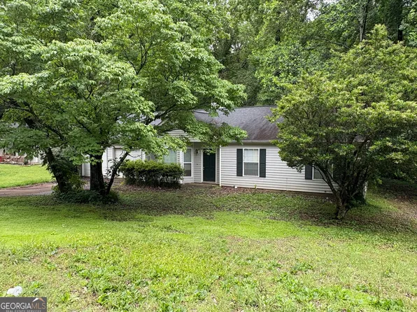 425 Rockingham Ln, Woodstock, GA 30189