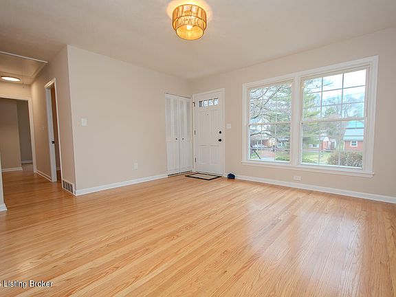3rd image of 222 Blackburn Ave