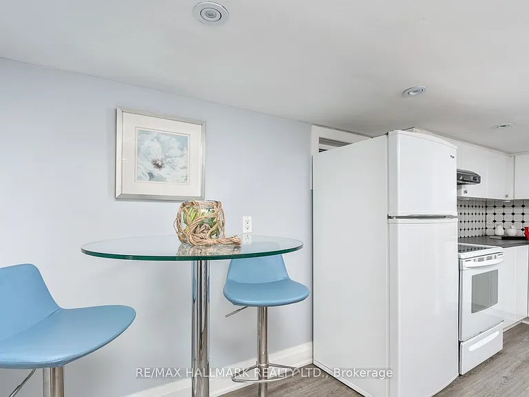 46 Miranda Ave #BASEMENT — Photo 7