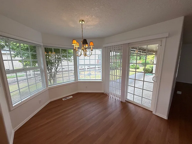 191 McLaughlin Dr — Photo 17
