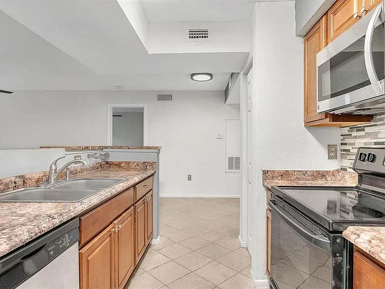 3032 Parkway Blvd #201 — Photo 10