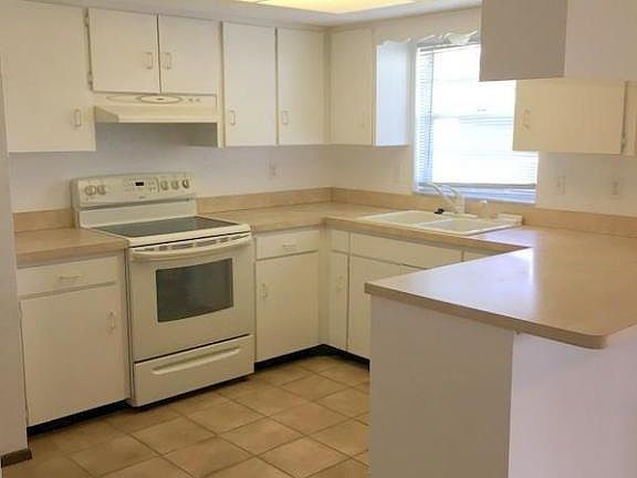 4th image of 1084 York Way