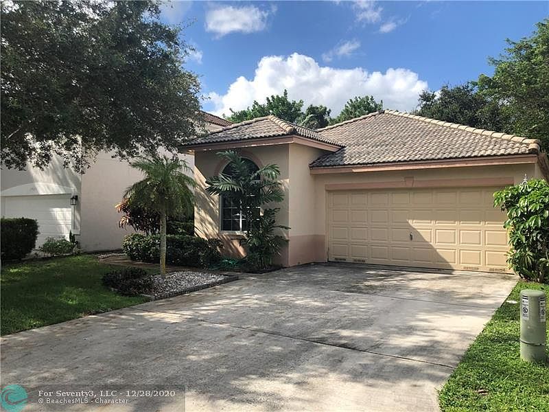 1st image of 1421 Banyan Cir