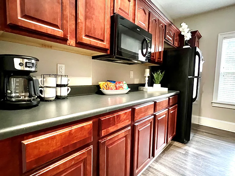 Mountainside Manor — Photo 23