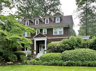 211 Heights Rd, Ridgewood, NJ 07450