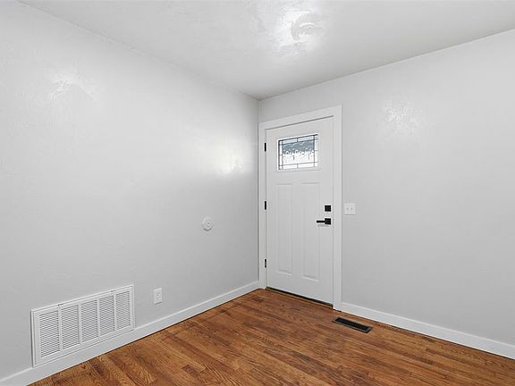 2nd image of 4146 N Prospect Ave
