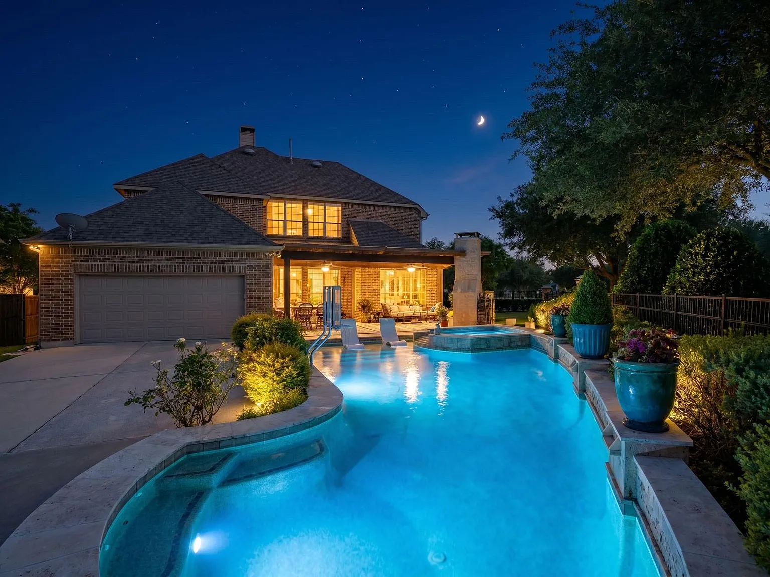 5 bed, 3881 sqft, $5,000 — Photo 1