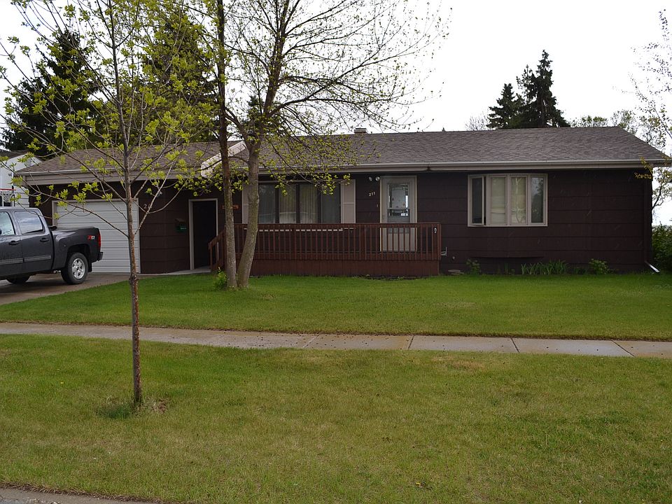 1st image of 211 13th St W