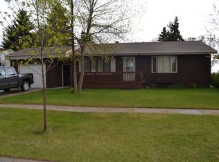 211 13th St W, Bottineau, ND 58318