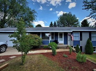 7880 Teakwood Dr, Jenison, MI 49428
