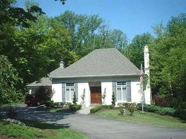 1873 Beech Grove Dr, Cincinnati, OH 45233